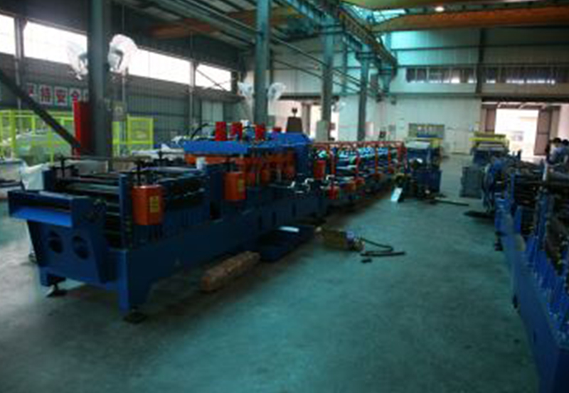 CZ型檩条自动互换生产线